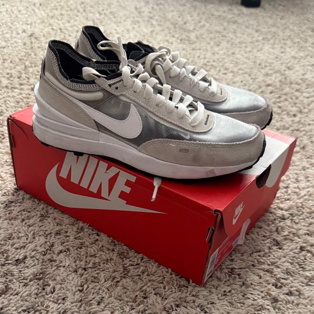 Nike waffle one women’s shoes